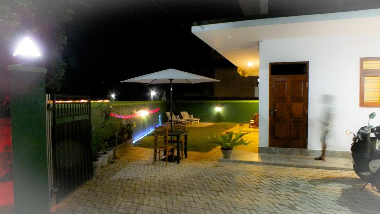Villa Tanzanite Hikkaduwa Dış mekan fotoğraf